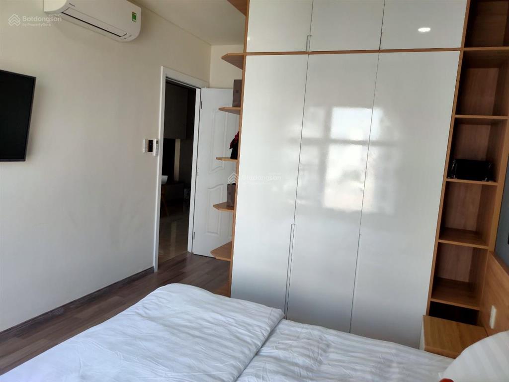 Mình chính chủ cần cho thuê căn monarchy 2pn block b tầng cao, mới đẹp, giá sốc chỉ 16 triệu/tháng