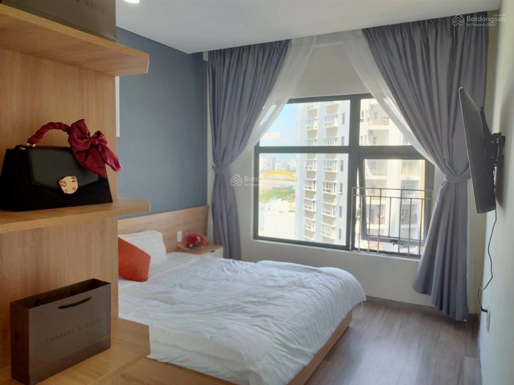 Mình chính chủ cần cho thuê căn monarchy 2pn block b tầng cao, mới đẹp, giá sốc chỉ 16 triệu/tháng