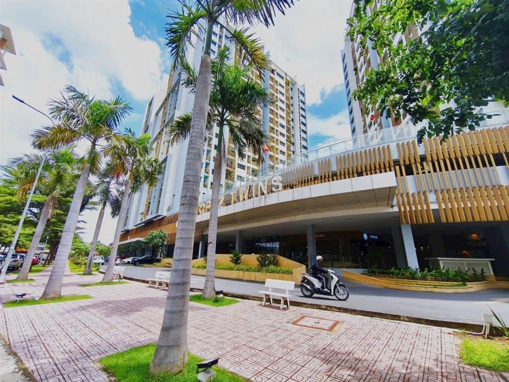 Bán căn hộ sân vườn tầng 3 với 2 ban công trần cao 3m2 thoáng mát  cao cấp topaz twins biên hoà!