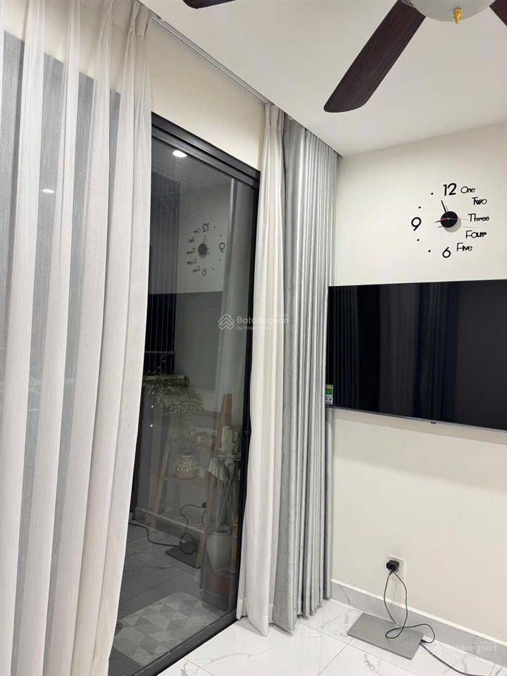 Căn 2pn full nội thất cao cấp, gần vincom, the beverly solari, view thoáng, tone trắng sáng nhà