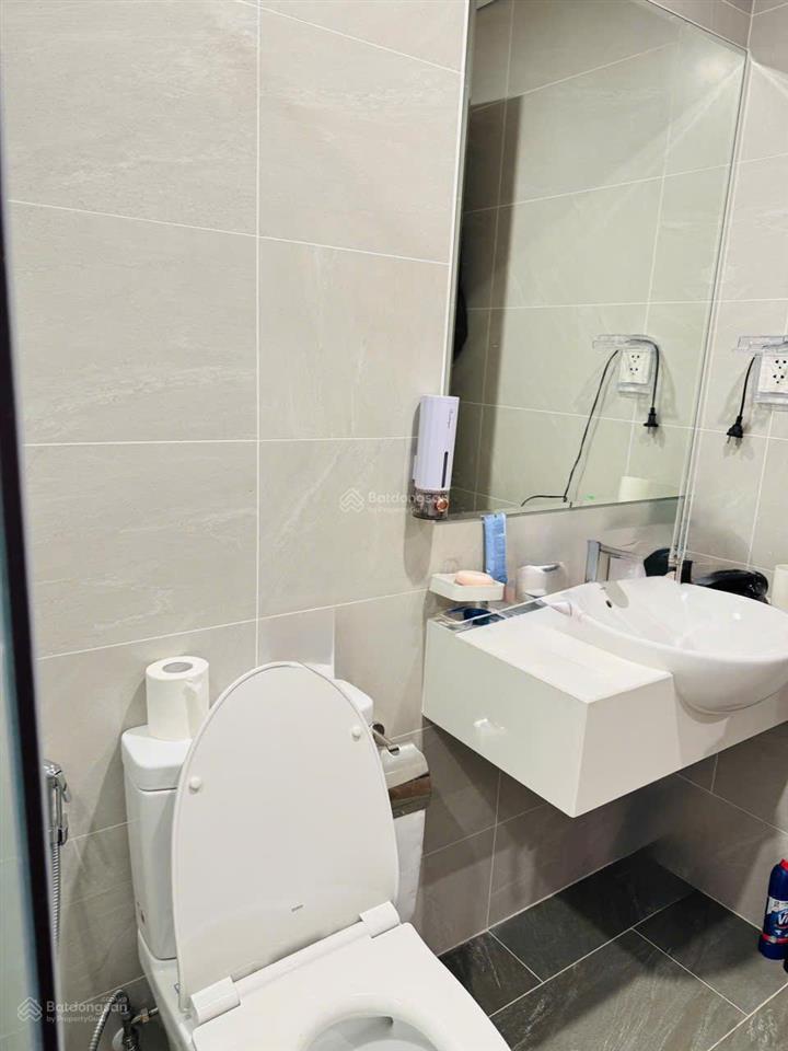 Căn 2pn full nội thất cao cấp, gần vincom, the beverly solari, view thoáng, tone trắng sáng nhà