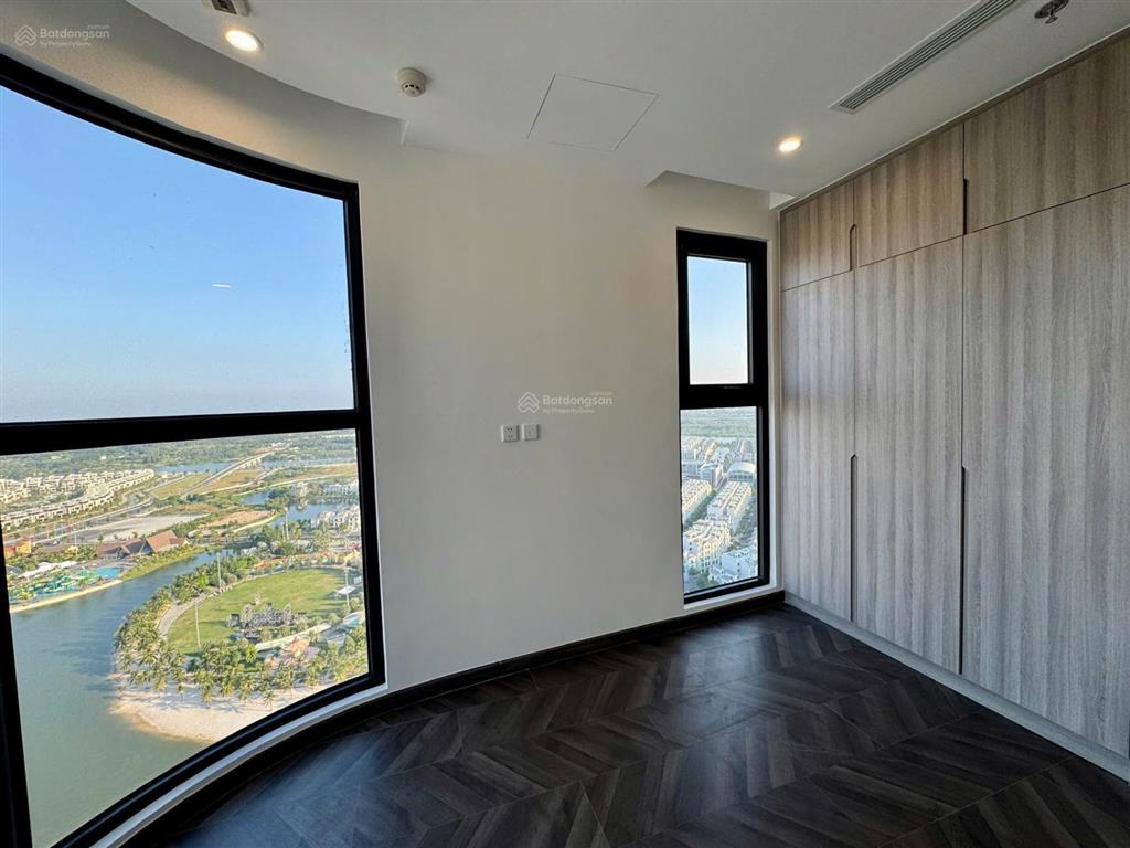 Căn 3pn hoa hậu the opus one vinhomes grand park, view trực diện công viên 36ha, tường cong