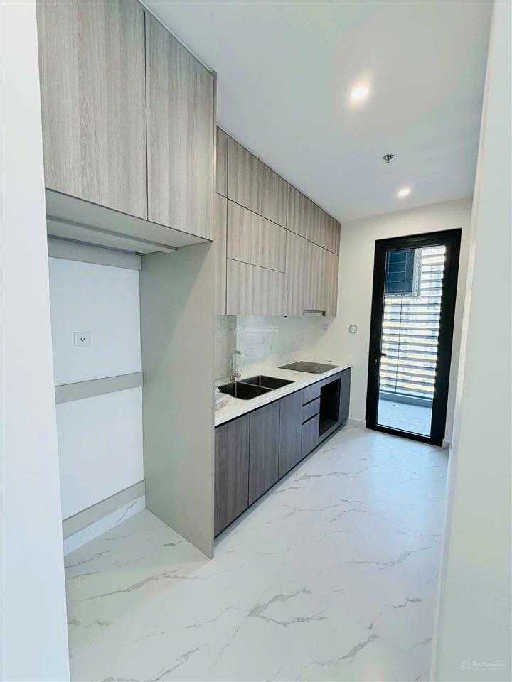 Căn 2 phòng ngủ căn góc kính cường cong the opus one, vinhomes grand park, trực diện công viên