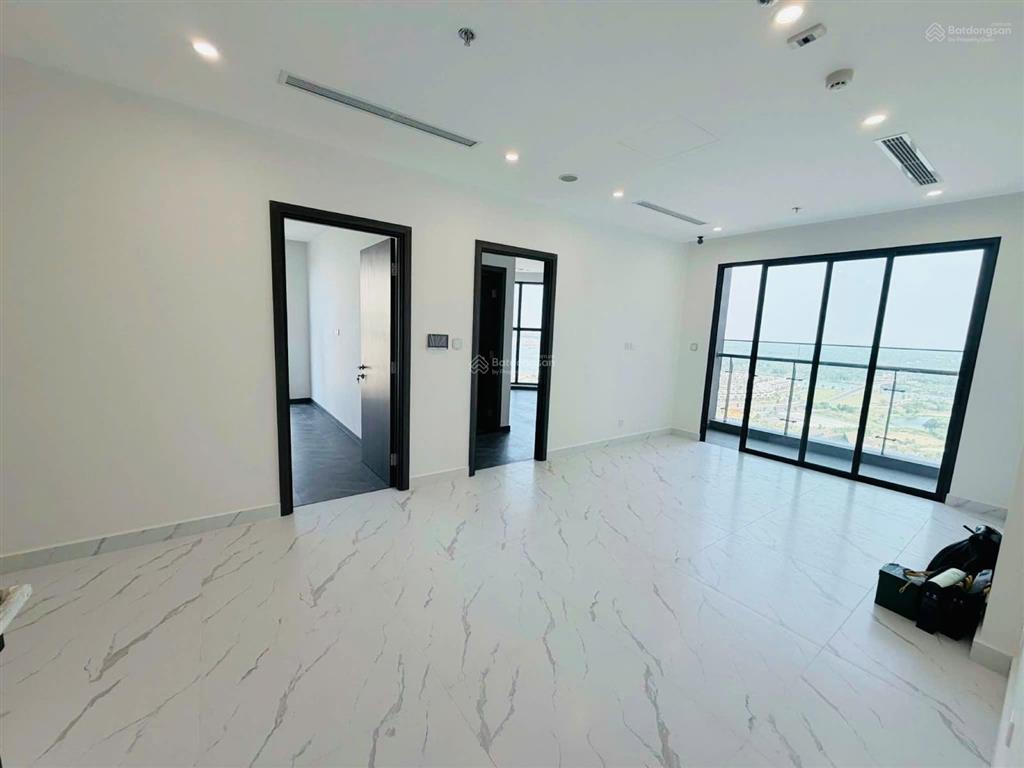 Căn 2 phòng ngủ căn góc kính cường cong the opus one, vinhomes grand park, trực diện công viên