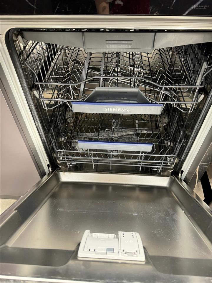 Twobedroom apartment for rent, equipped with dishwasher and oven, petfriendly masteri lumiere