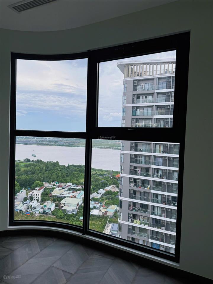 Cho thuê căn 2pn nhà trống sẵn máy lạnh, view sông, nhà mới 100% the beverly vinhomes grand park