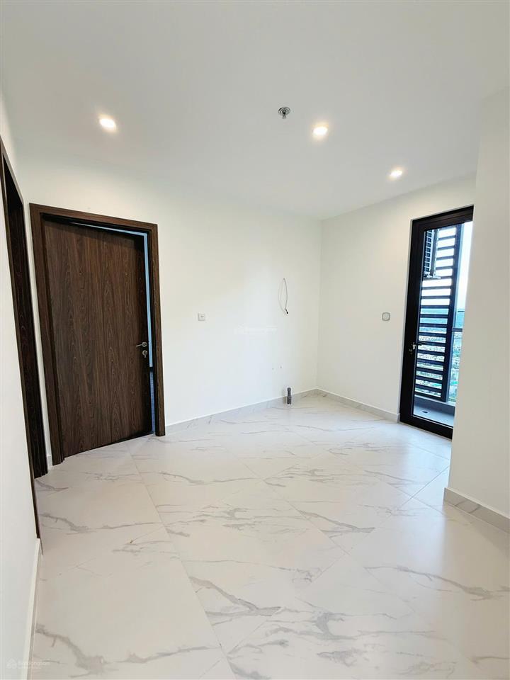 Cho thuê căn 2pn nhà trống sẵn máy lạnh, view sông, nhà mới 100% the beverly vinhomes grand park
