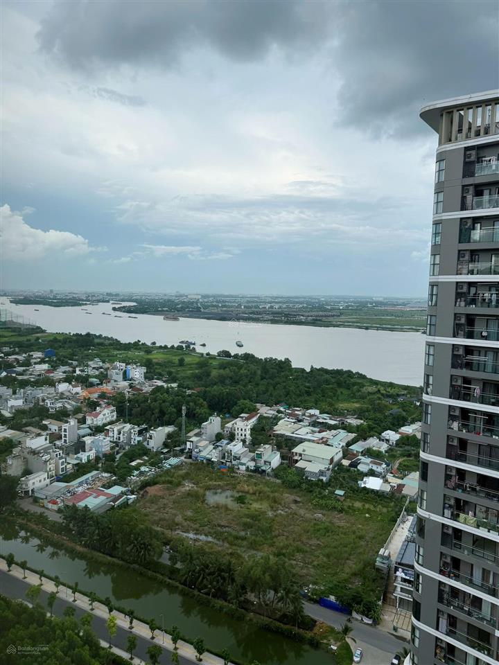 Cho thuê căn 2pn nhà trống sẵn máy lạnh, view sông, nhà mới 100% the beverly vinhomes grand park