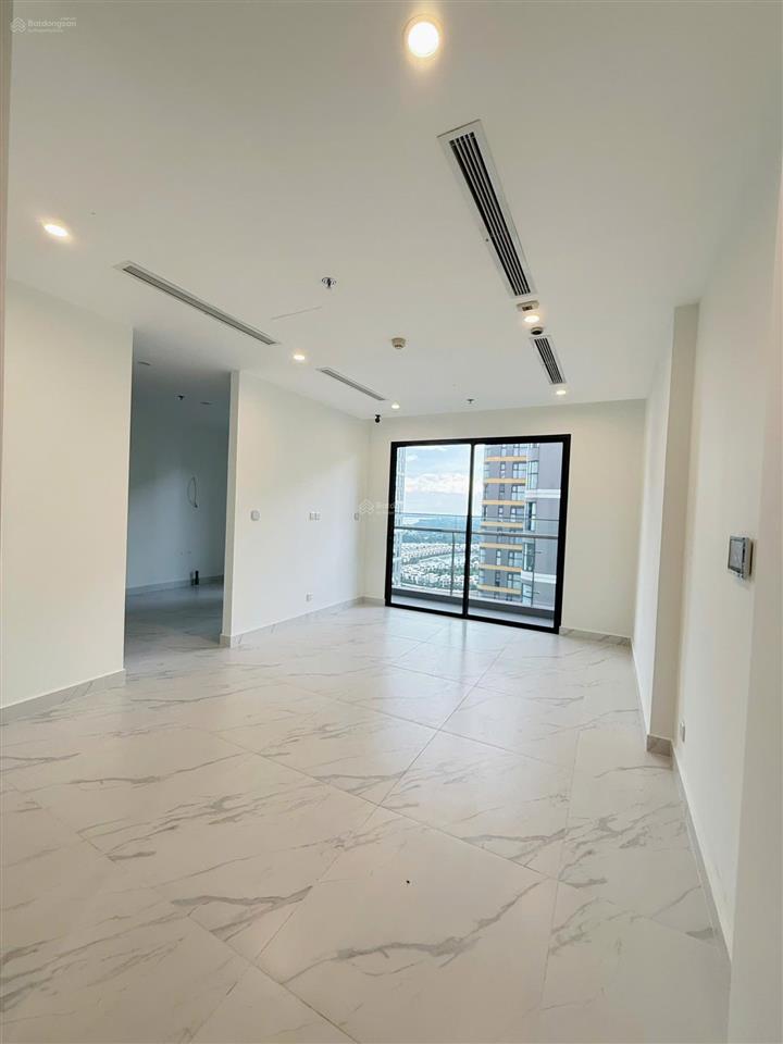 Cho thuê căn 2pn nhà trống sẵn máy lạnh, view sông, nhà mới 100% the beverly vinhomes grand park