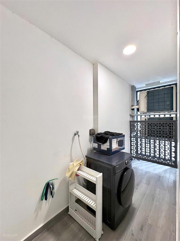 Cho thuê căn 2pn full nội thất masteri centre point, pql trong 2028, sẵn chén dĩa, có máy nước nóng