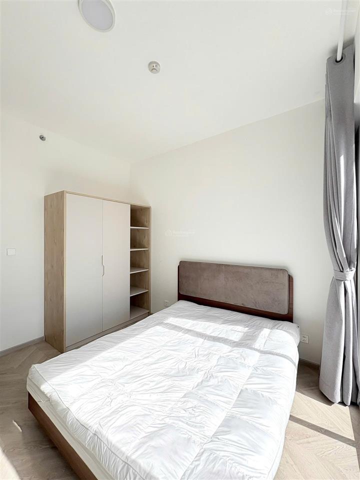 Cho thuê căn 2pn full nội thất masteri centre point, pql trong 2028, sẵn chén dĩa, có máy nước nóng