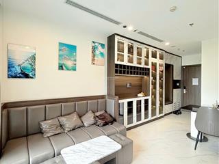 Cho thuê căn 2pn kính cường cong view sông, 80m2, full nội thất cao cấp, the beverly, có gym