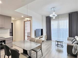 Cho thuê căn 2pn full nội thất view pháo bông, có gym, máy nước nóng, masteri, gần vincom, sân golf