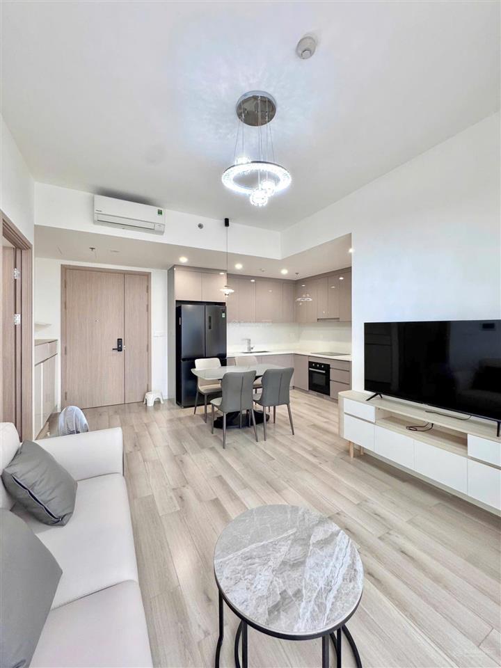 Cho thuê căn 2pn full nội thất view pháo bông, có gym, máy nước nóng, masteri, gần vincom, sân golf