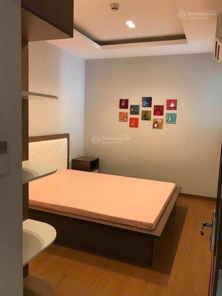 Bán gấp giá tốt căn hộ 2pn, 2wc tại sky center, đầy đủ nội thất cao cấp, view đẹp