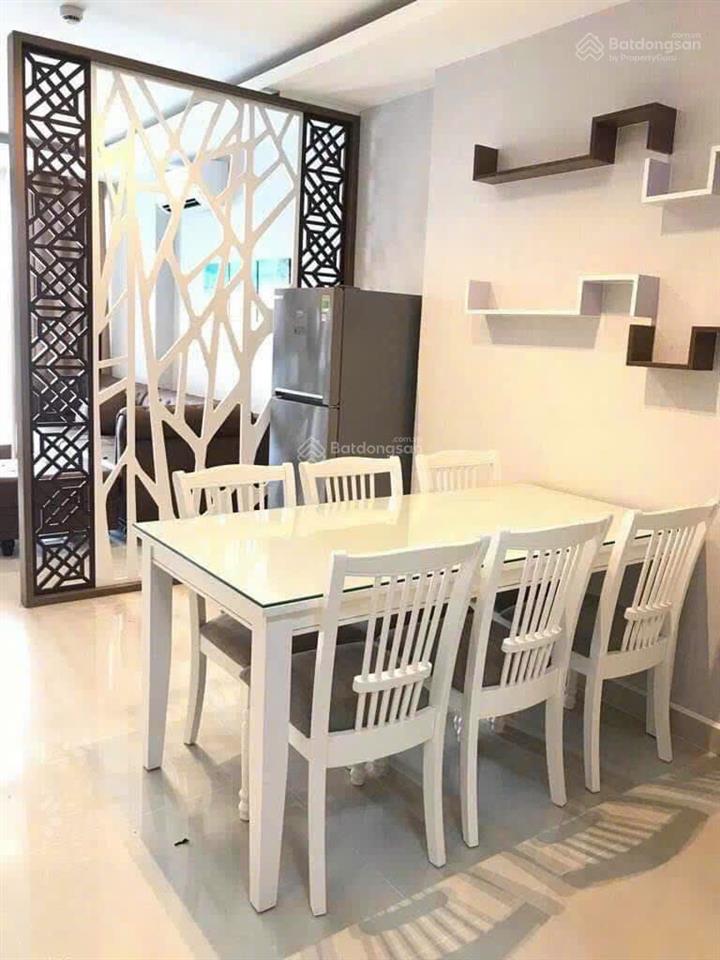 Bán gấp giá tốt căn hộ 2pn, 2wc tại sky center, đầy đủ nội thất cao cấp, view đẹp