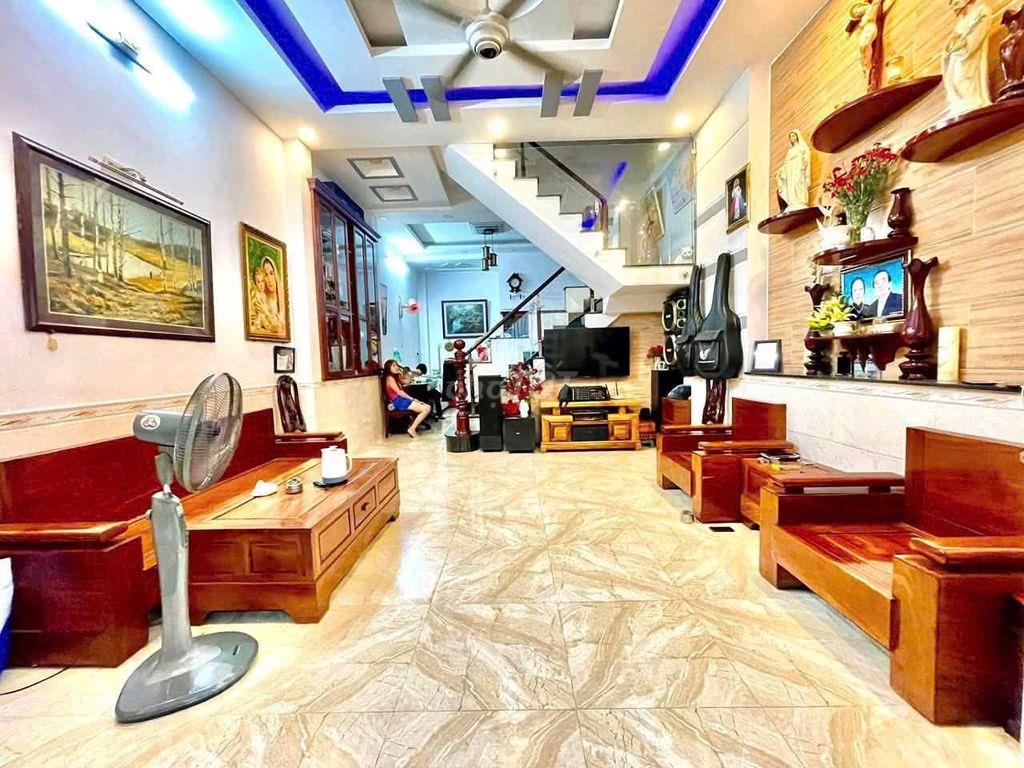 Bán nhà ngay cầu Bến Phân Thống Nhất Gò Vấp 9mx13m trệt 2 lầu 7PN 5WC