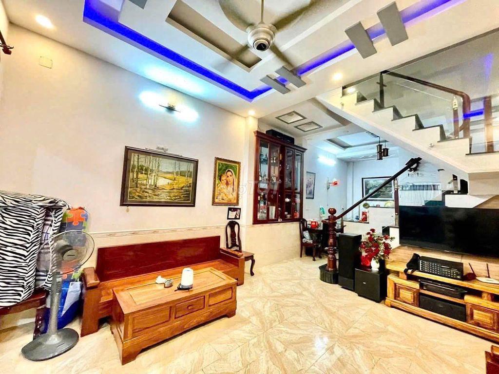 Bán nhà ngay cầu Bến Phân Thống Nhất Gò Vấp 9mx13m trệt 2 lầu 7PN 5WC