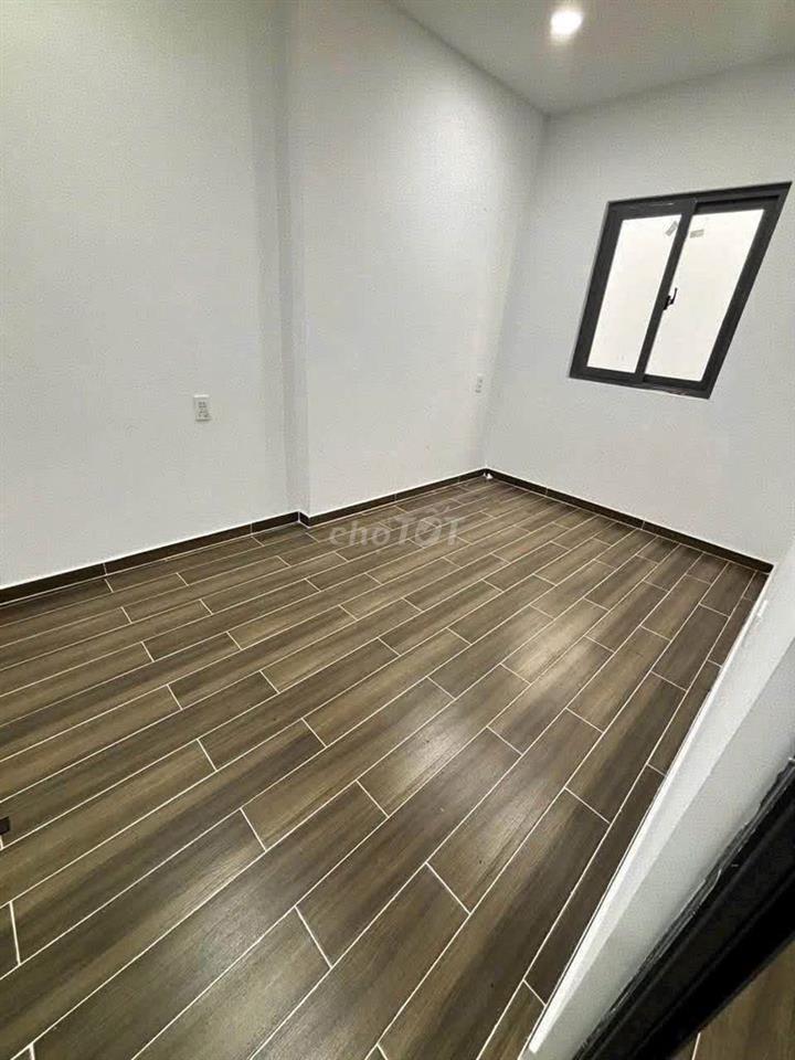 Bán nhà MT đường XT Trung Mỹ Tây 10 55m2 4.9 tỷ