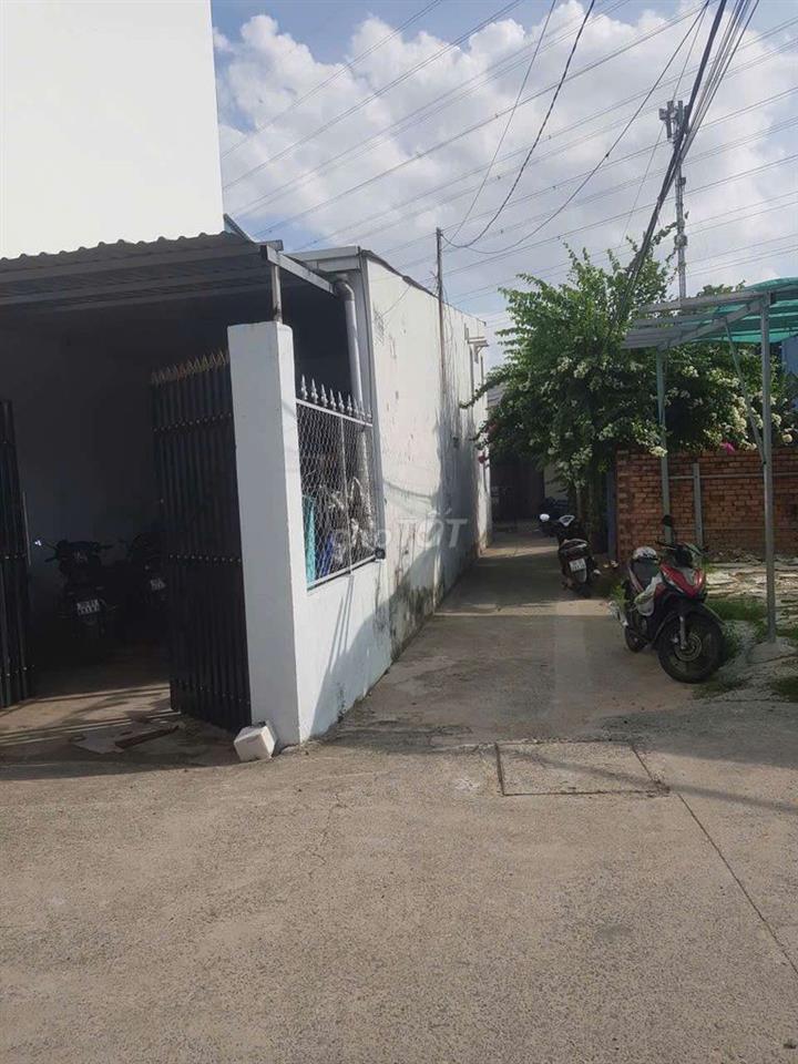 Căn góc 2 mt hẻm tải ..cách mt nguyễn ảnh thủ 50m..dt 88m.nhà cap 4