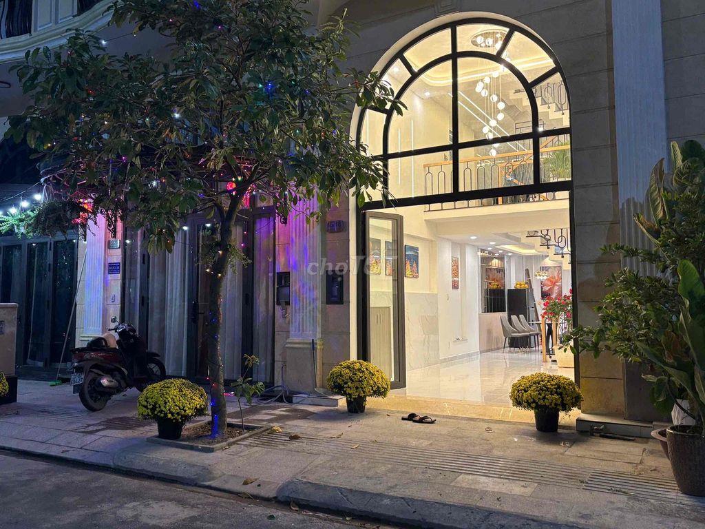 Nhà phố 5 tầng, ngay Ga metro số 4, ngã tư ga.