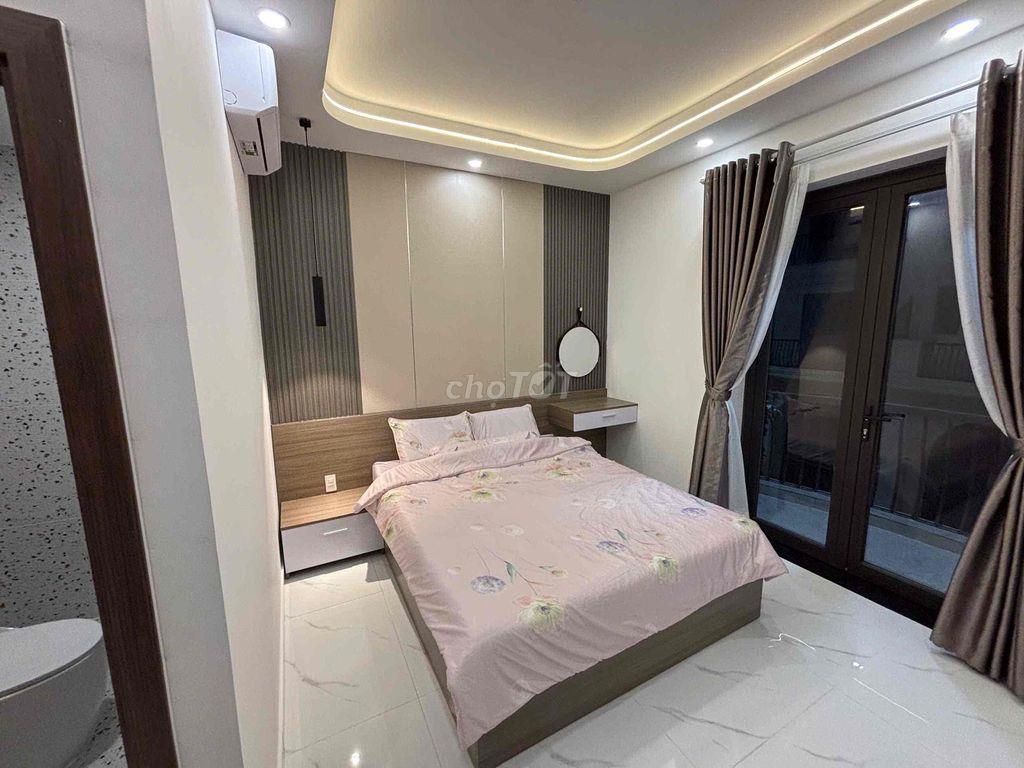 Nhà phố 5 tầng, ngay Ga metro số 4, ngã tư ga.