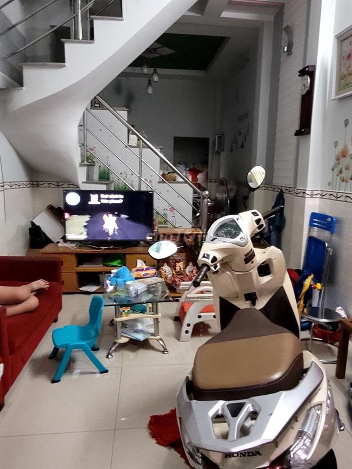 Bán nhà Quận 12, phù hợp với gia đình 4-5 người