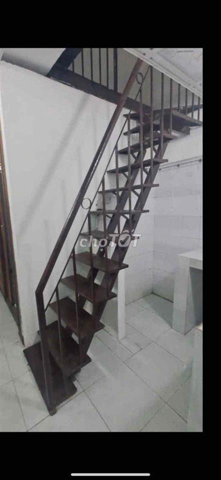NHÀ BÁN 4*15 HÈM 1 XẸT QL1A , SÁT NGẢ TƯ GA