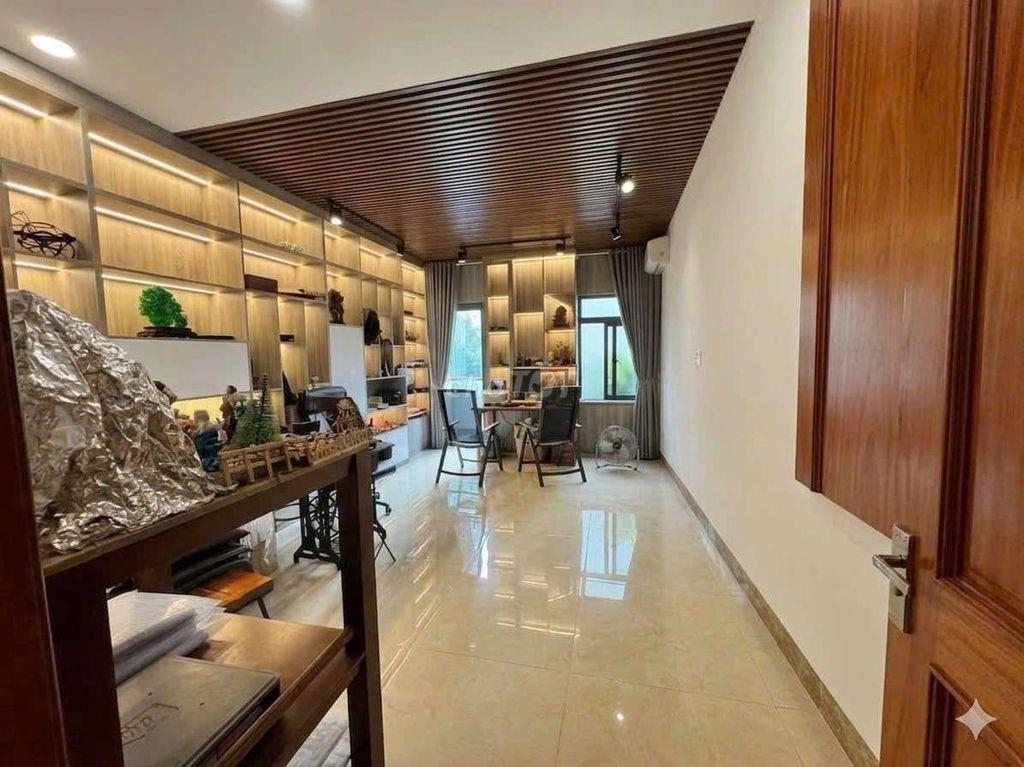 CC bán gấp nhà 4 lầu  1/ Hương Lộ 2 Bình tân