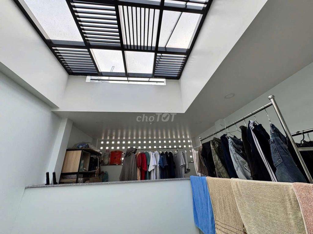 CC bán gấp nhà 4 lầu  1/ Hương Lộ 2 Bình tân