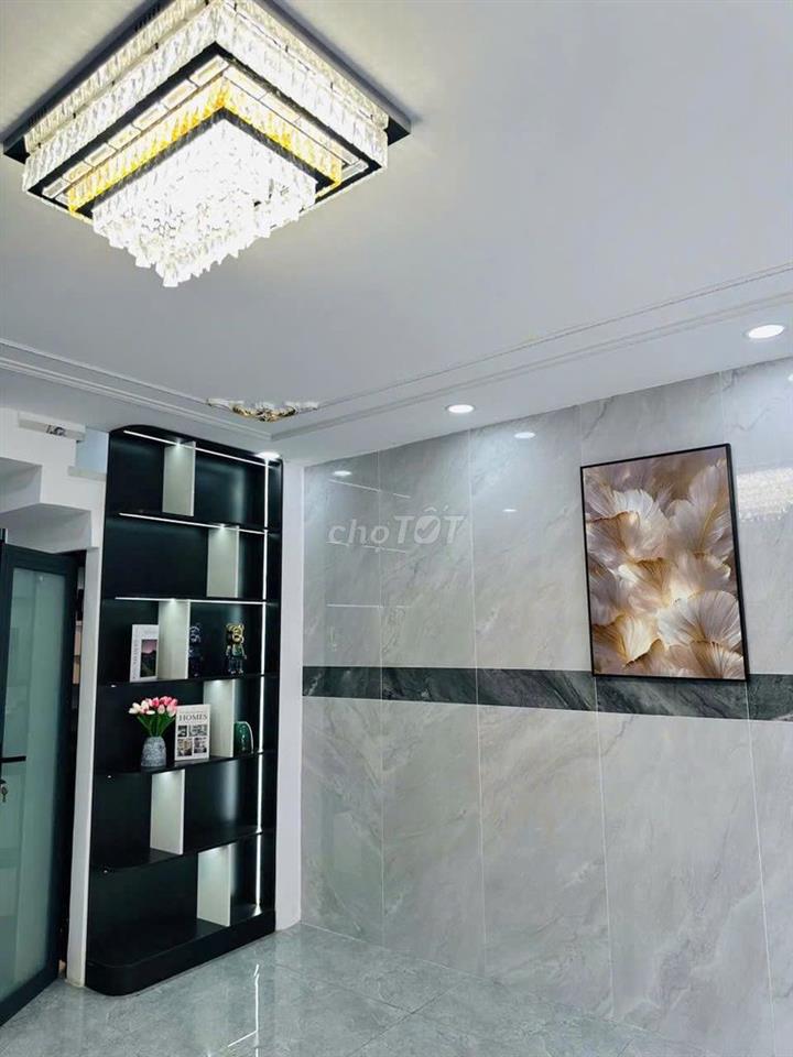 Chốt gấp nhà 1 trệt 4 lầu - Gía cực tốt