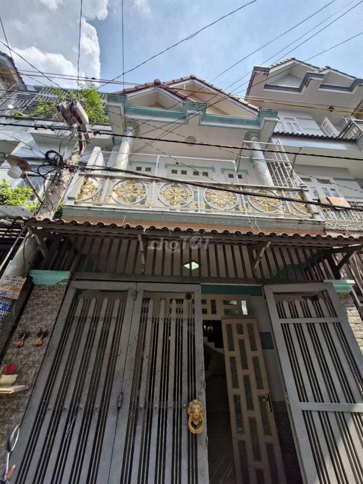 Gia đình cần bán nhà cấp 3 pháp lý đầy đủ trong khu nhà lầu