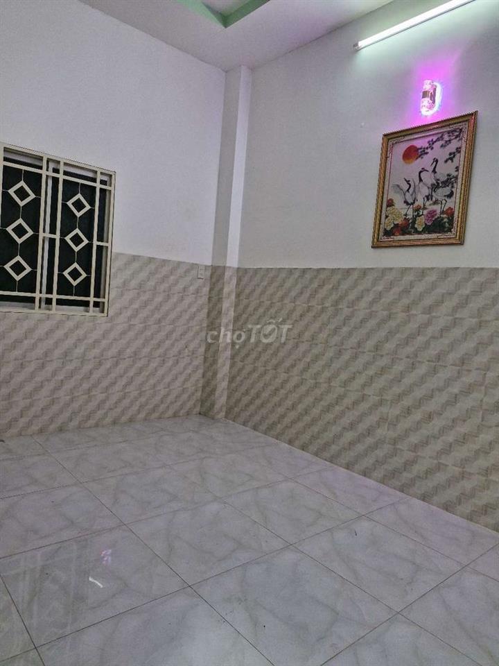 Gia đình cần bán nhà cấp 3 pháp lý đầy đủ trong khu nhà lầu