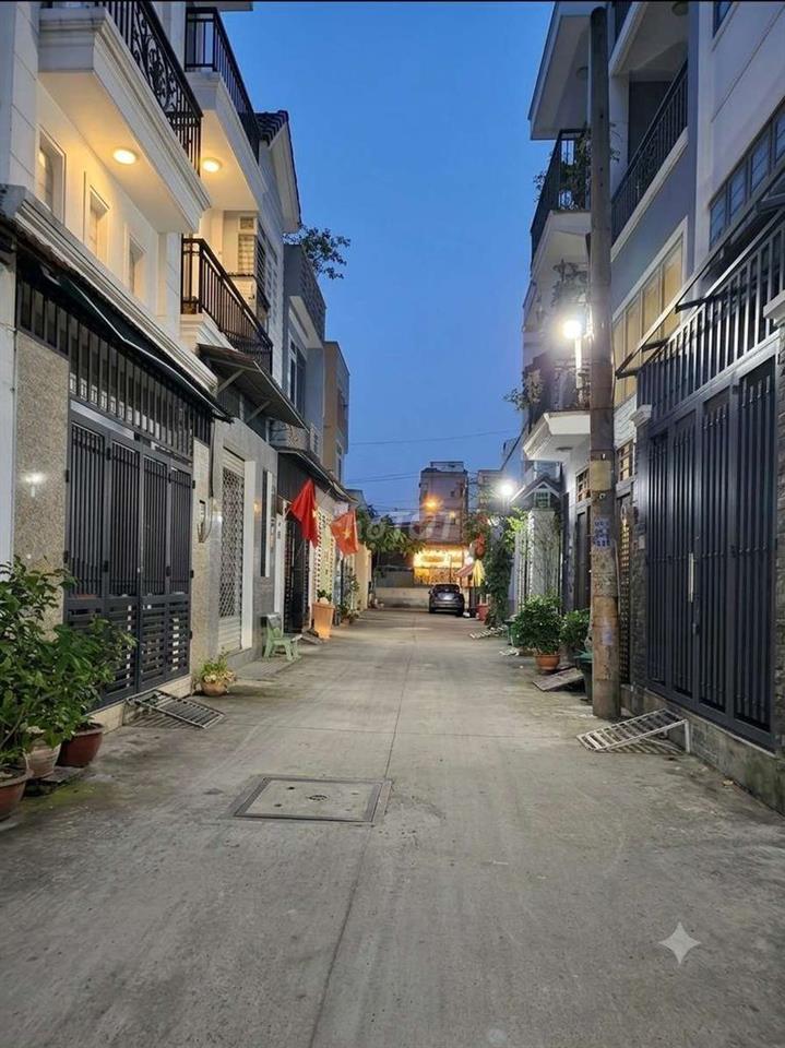 nhà đẹp đầy đủ tiện nghi , hẻm xe hoi trước nhà giá 6ty thương lương