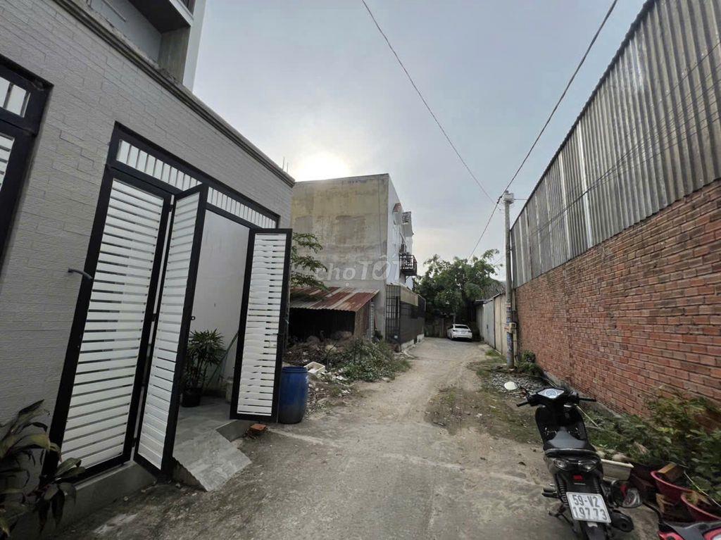 Nhà nguyên căn 7,5tr, 4PN hẽm ôtô 126m2