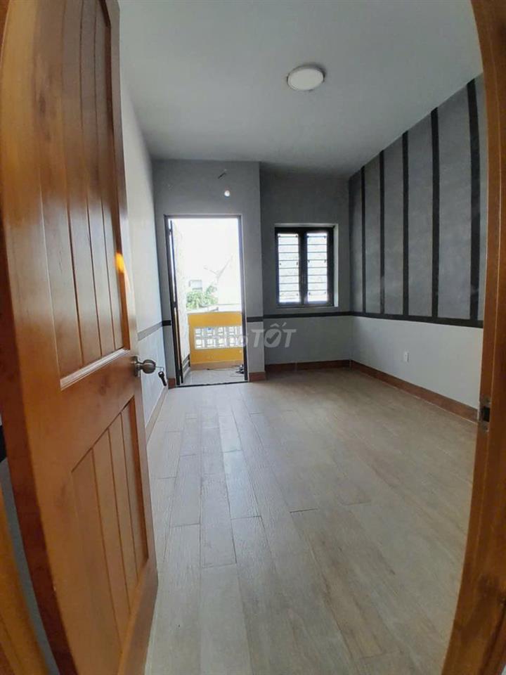 Nhà nguyên căn 3PN 90m2 ban công thoáng