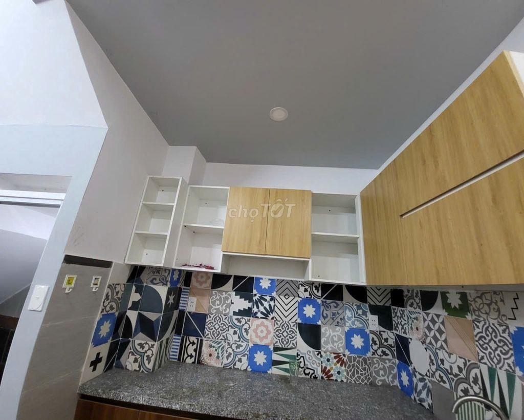 Nhà nguyên căn 3PN 90m2 ban công thoáng