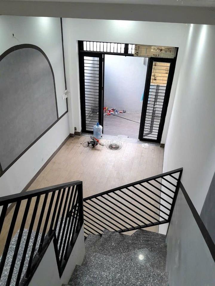 Nhà nguyên căn 3PN 90m2 ban công thoáng
