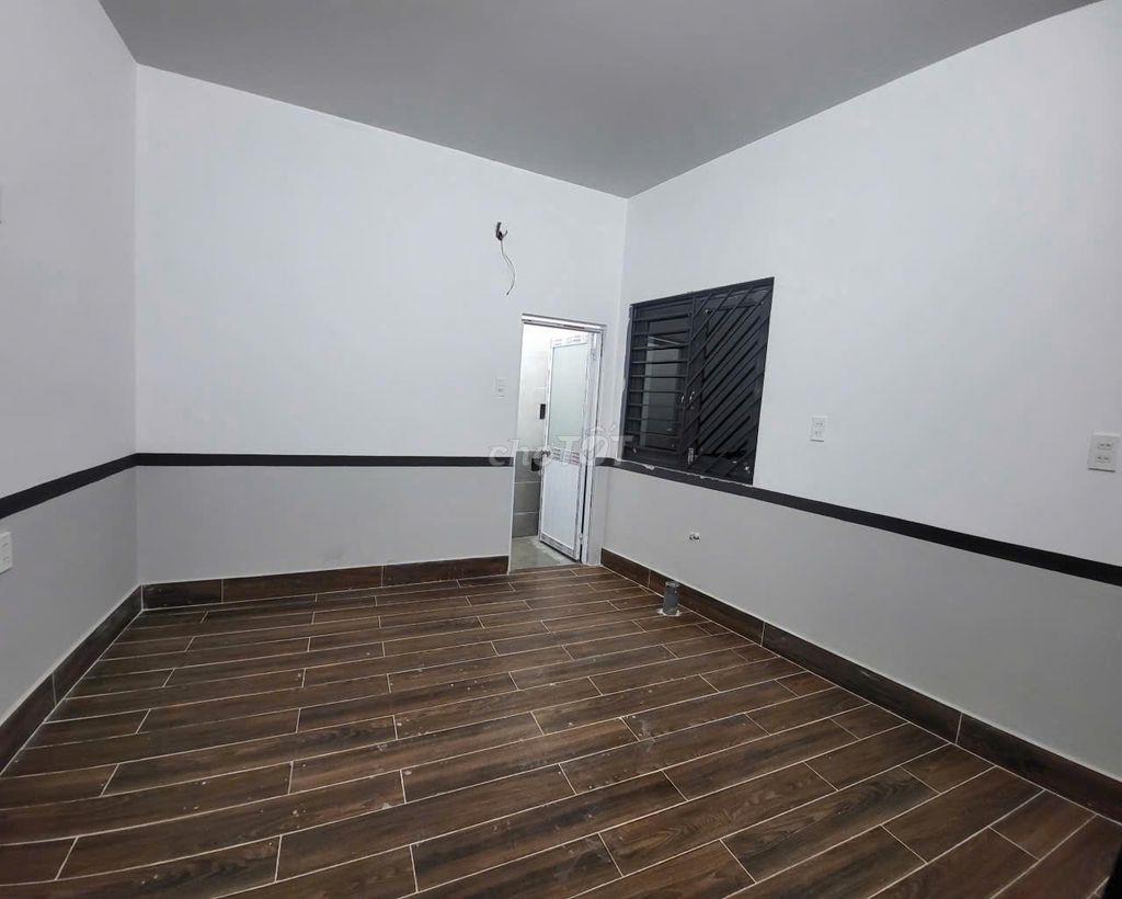 Phòng trọ cao cấp 2tr WC, bếp riêng, sân thượng, sân trước