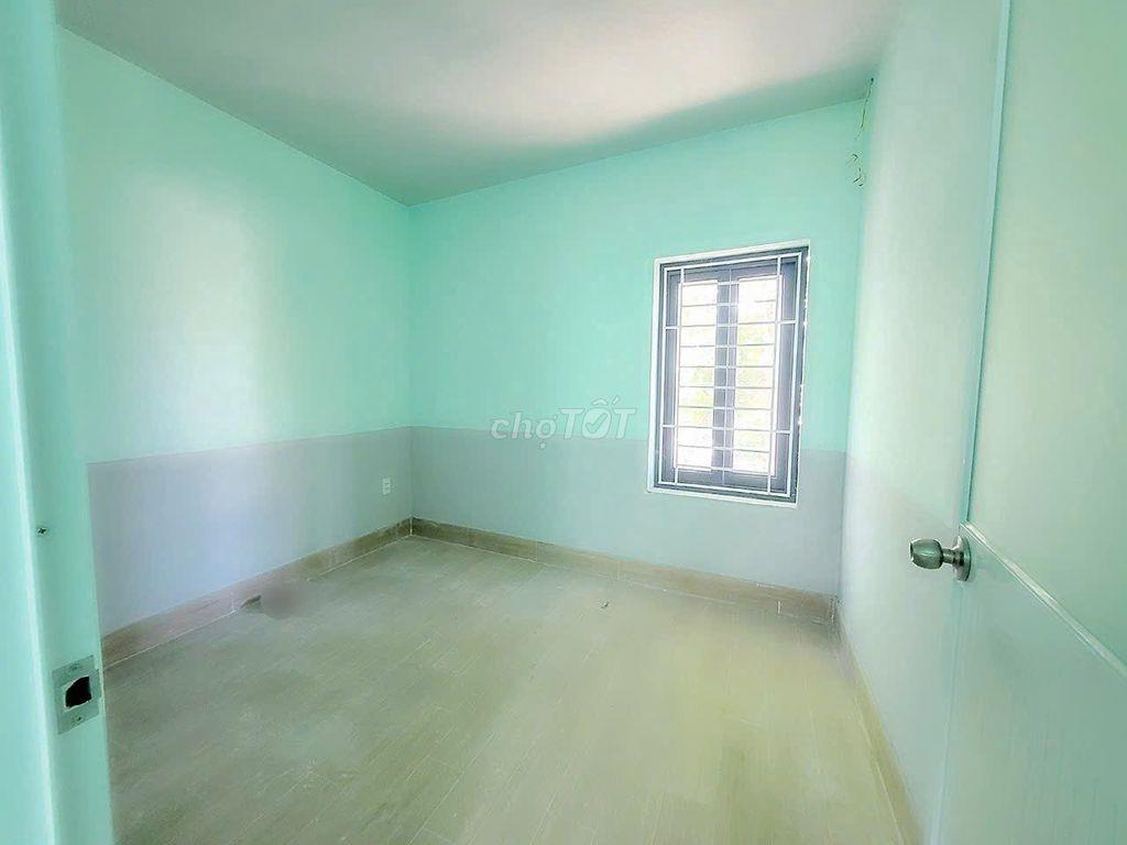 Đối diện Nguyễn Tất Thành quốc lộc 1 A 2PN