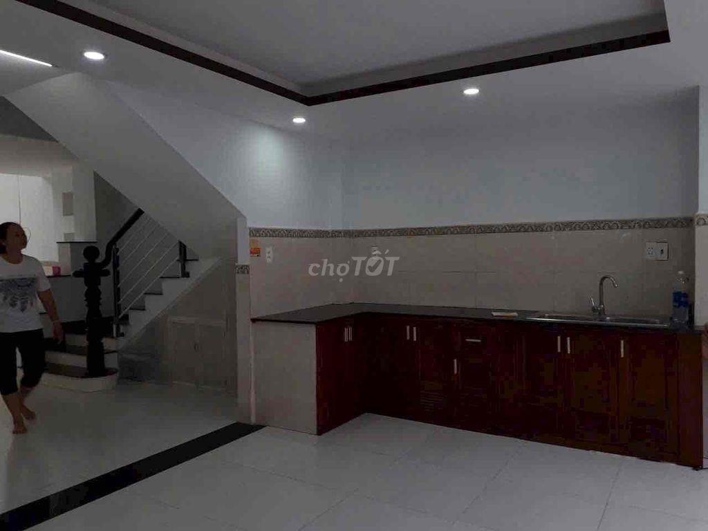 Nhà trệt 2 lầu 9*15; 3pn 4wc đg xe tải Rẻ chốt lẹ