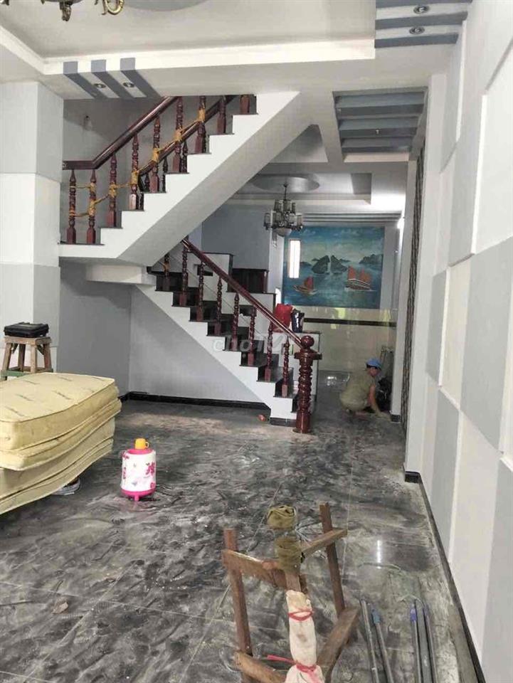Nhà mặt tiền trệt 2 lầu sân thg 4,5*20; 3pn tiện KDOANH