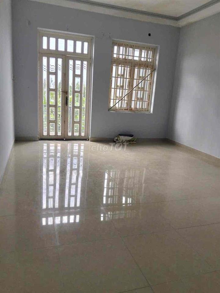 Nhà mặt tiền trệt 2 lầu sân thg 4,5*20; 3pn tiện KDOANH