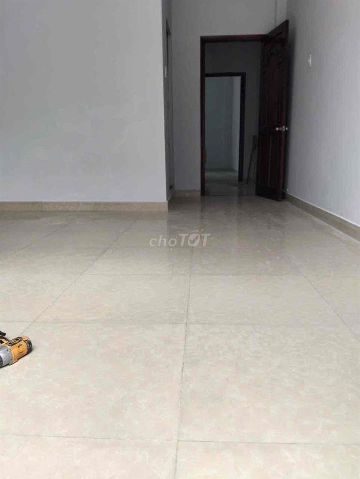 Nhà mặt tiền trệt 2 lầu sân thg 4,5*20; 3pn tiện KDOANH