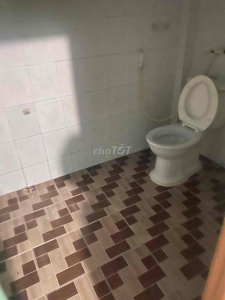 Nhà cấp 4; 4*9 sau căn mặt tiền Rẻ chốt lẹ