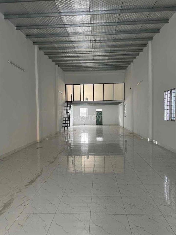 Kho xưởng trệt lửng 6*35 dg 2 xe tải tiện SXKD