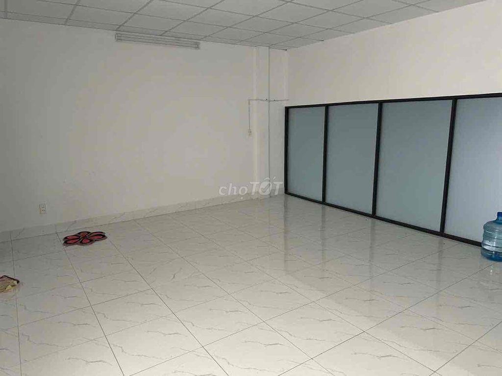 Kho xưởng trệt lửng 6*35 dg 2 xe tải tiện SXKD