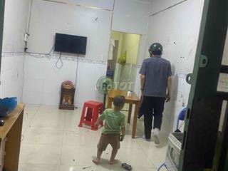 Trệt lầu 3,2*18; có sân để xe có sân thượng