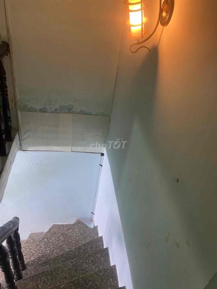 Trệt lầu 5*6; 2pn kín 2wc Rẻ chốt lẹ