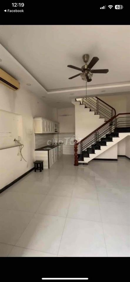 Nhà mặt tiền trệt lầy 6*10; 2pn tiện kinh doanh